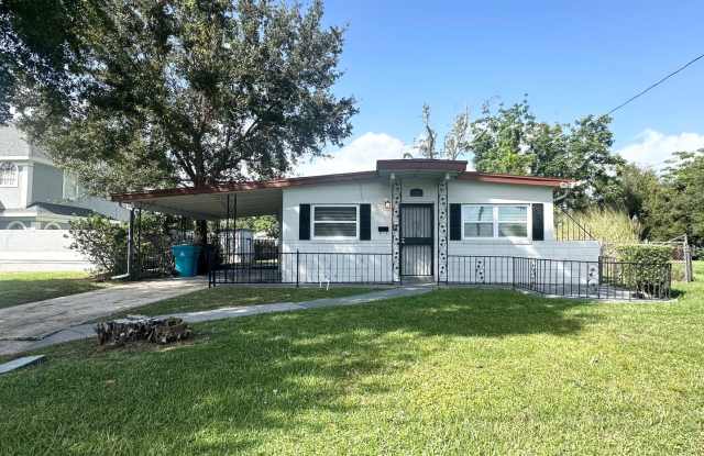 3/2 home available in Bunche Manor featuring a fenced yard, screened enclosure, den, and a spacious bonus room photos photos 3/2 home available in Bunche Manor featuring a fenced yard, screened enclosure, den, and a spacious bonus room photos photos