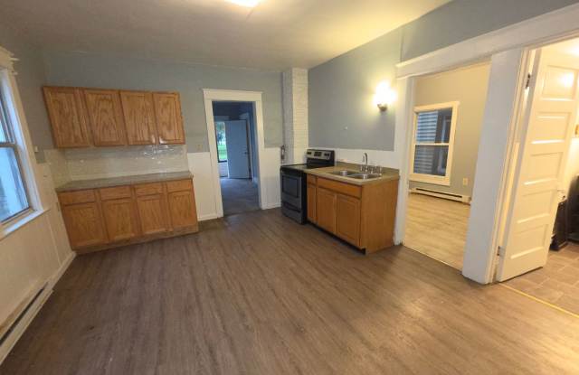 Lower 2 bedroom unit East Side Gallery 1