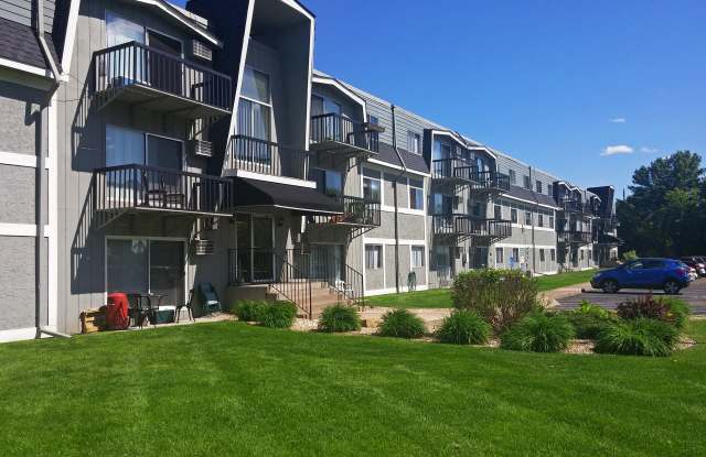 956 Place Apartments Gallery 2