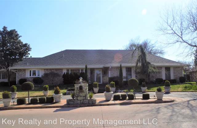 1108 Oak Tree Dr - 1108 Oak Tree Drive, Edmond, OK 73025