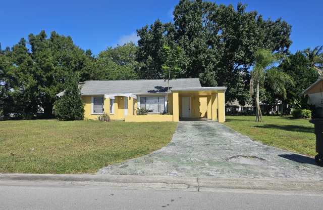 1917 SE BURGUNDY Lane Gallery 1
