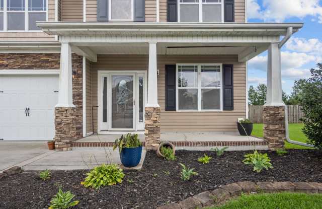 4 Bedroom Home in Carolina Plantations! Gallery 3