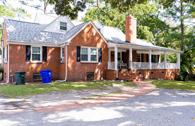 1011 E 10th Street - 1011 East 10th Street, Greenville, NC 27858