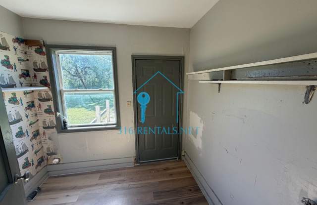 NOVEMBER RENT FREE | $600 1BR w/ Washer, Dryer & Big Backyard | Newton Gallery 4