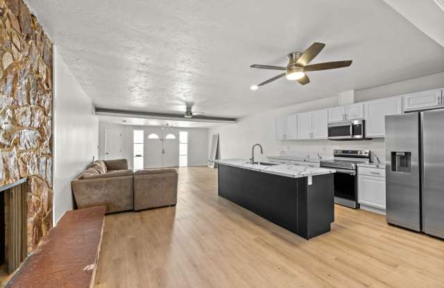 5527 Dorothy Dr. Gallery 2