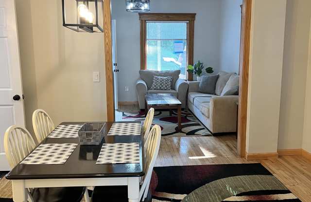 1 Monroe Heights Gallery 4