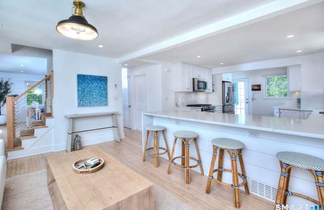 537 Penfield Road Gallery 4