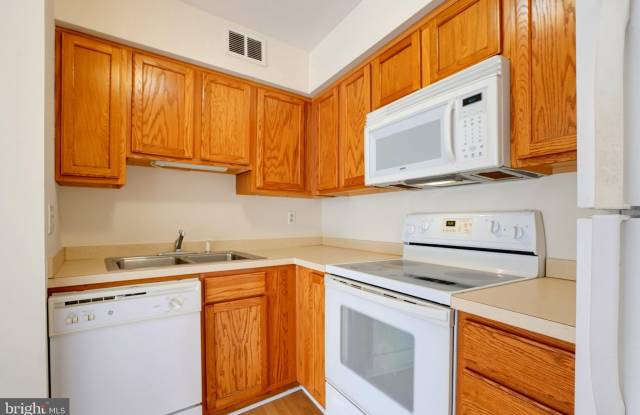 5800 ROYAL RIDGE Drive Gallery 3