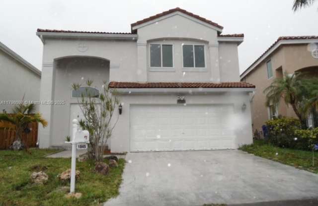 1845 Vista Way photos photos