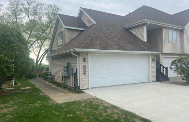 Rent - $2200 - 2 bed Condo in Bos Landen photos photos