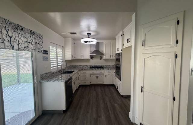Beautiful NW Bakersfield Home! Gallery 4