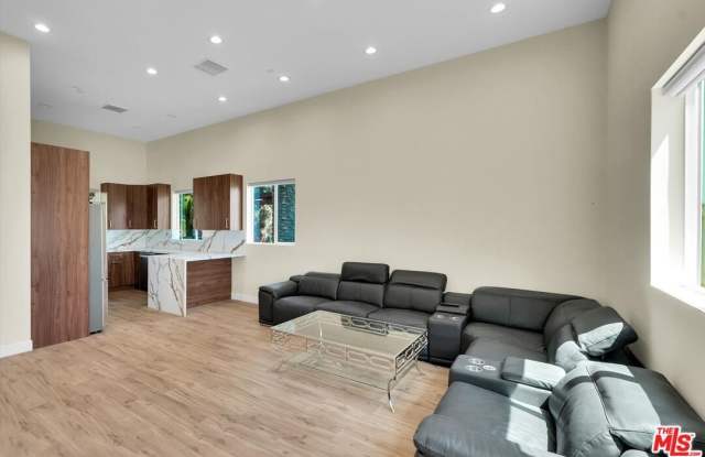 19545 San Jose St photos photos