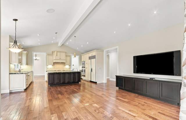 Beautiful 4-Bedroom 3.5-Bathroom Los Gatos Home Gallery 4