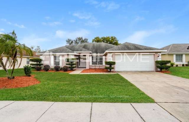 1127 Lake Place Court - 1127 Lake Place Court, Lakeland, FL 33805