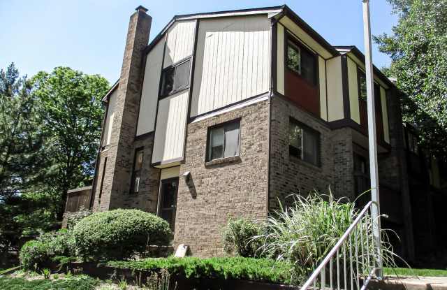 Spacious 4 Bedroom 3.5 Bathroom End Unit Townhome In Popular Deer Run Crossing Community photos photos