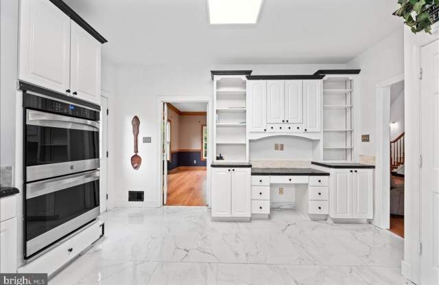 7403 BARRISTER Court Gallery 4