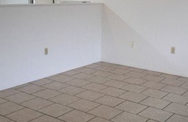 1101 Santa Barbara Gallery 3