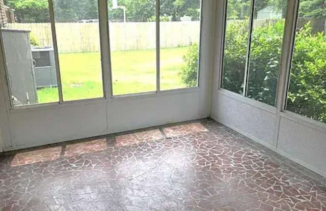 800 Stone Dr Gallery 2