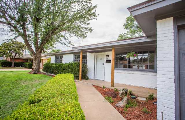 6114 Nashville Avenue Gallery 2
