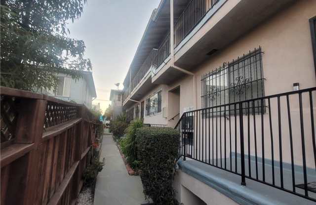 5621 Edgemar Avenue photos photos