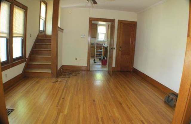 110 E Lakeview Avenue Gallery 3