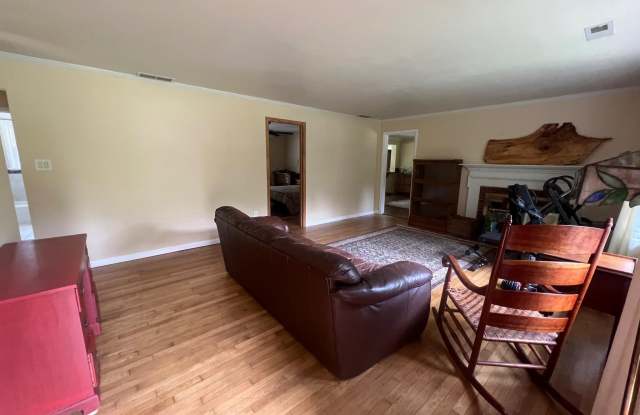 10616 OAK PLACE Gallery 3