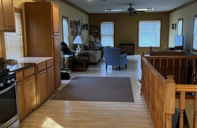 Fantastic 1 BR 2BA Home for Rent Near Brady Street photos photos
