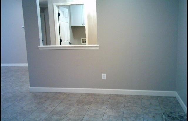 713 Elkhart Loop Gallery 4