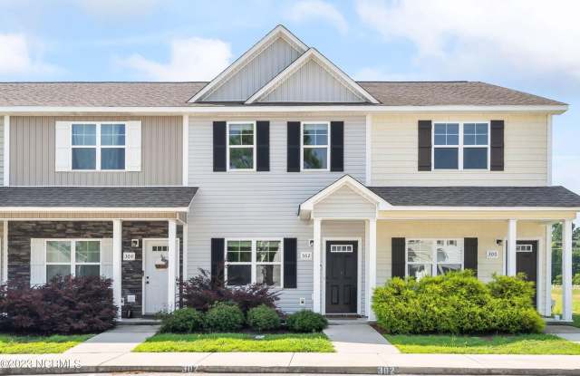 Modern Sneads Ferry Townhome with Private Fenced Yard photos photos
