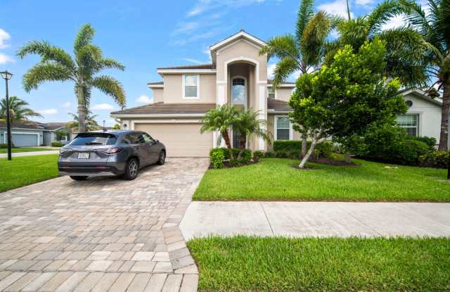 Impressive newer 5 bedrooms 3 bathrooms home in gated community - Fort Myers photos photos