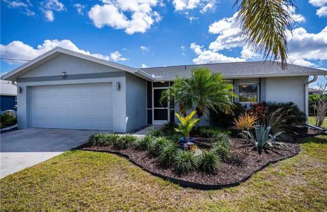 FURNISHED SHORT TERM RENTAL - 3 Bed / 2 Bath - Single Family Pool Home - $5,000/month ** Heated Swimming Pool ** Canal View Gallery 4