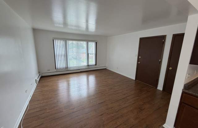 4549 Forest Avenue Gallery 3