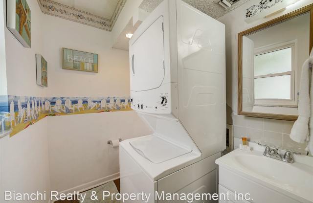 Monthly Rental Only - Furnished 2 Unit Suite, Sleeps 10 - 115 177th Avenue West, Redington Shores, FL 33708