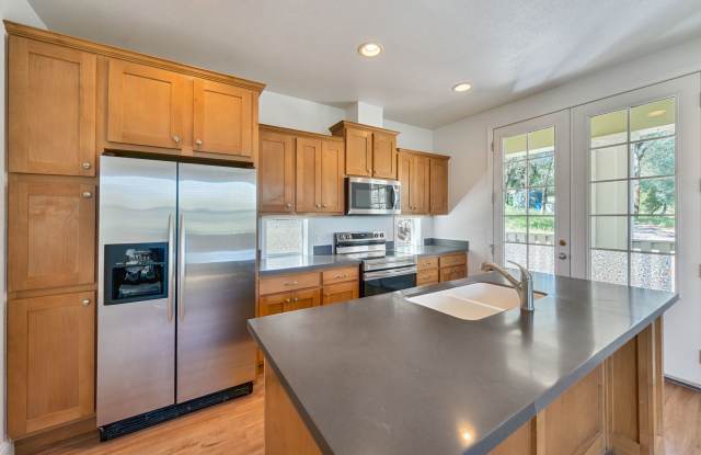 Newly Remodeled 2BR ADU in El Dorado Hills with Private Yard! photos photos