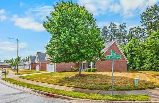 2074 Hibiscus Lane Gallery 3
