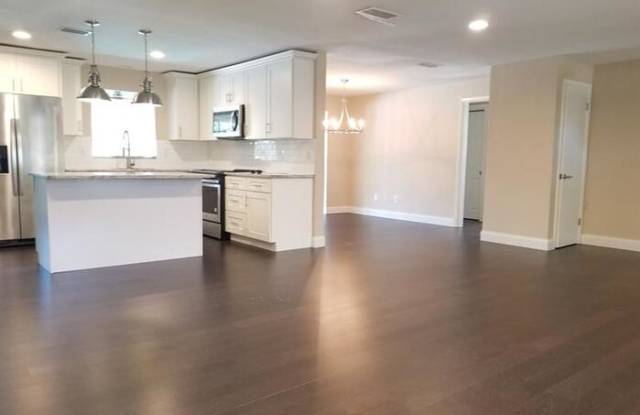 873 Dumont Drive Gallery 4