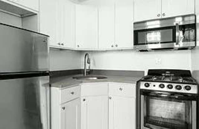 320 West 22nd Street - 3B - 320 West 22nd Street, New York City, NY 10011