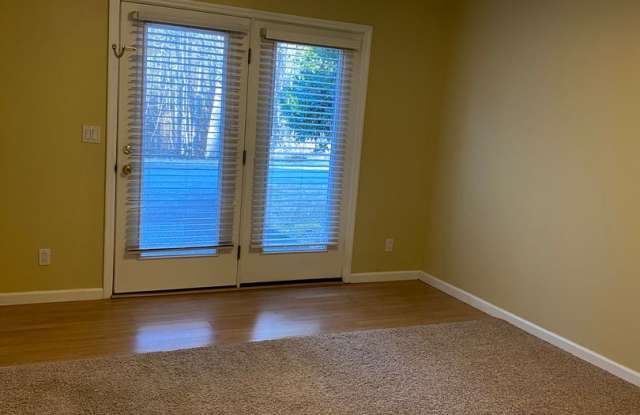 2/2 Condo with bonus room photos photos