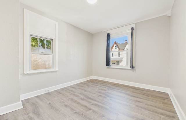 Spacious Single-Family Home on North St w Bonus 3rd Floor Room Gallery 3