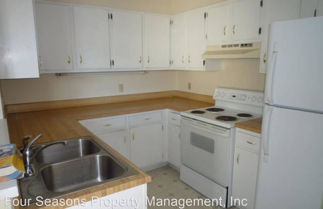 4900-F Spring Lake Drive Gallery 3