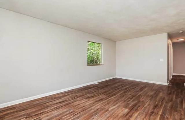 1740 Windemere Dr photos photos