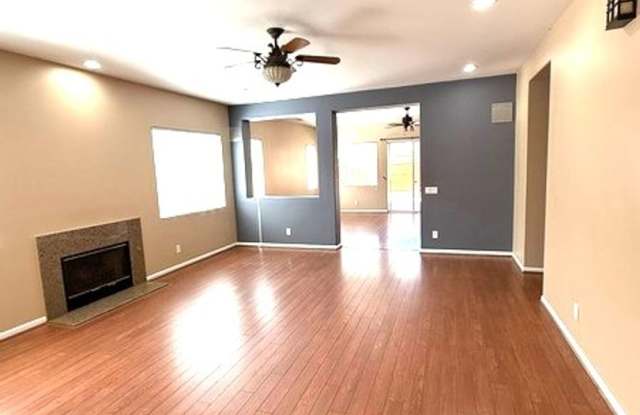 Gorgeous turn key 3 bedroom house Gallery 4