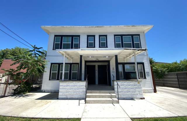 One Bed, One Bath Apartment Located Downtown photos photos