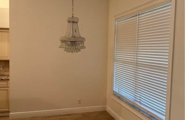 3690 Bali Lane Gallery 4