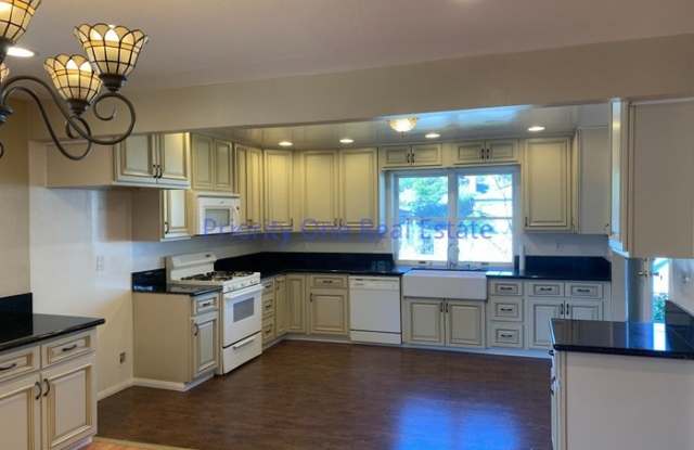 4627 Judson Way Gallery 3