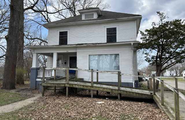 716 Robinson St - 716 Robinson Street, Danville, IL 61832
