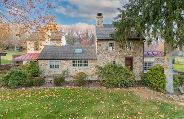 An Exquisite Retreat in the Heart of Chester Springs - 2 Fox Run Road, Chester County, PA 19425