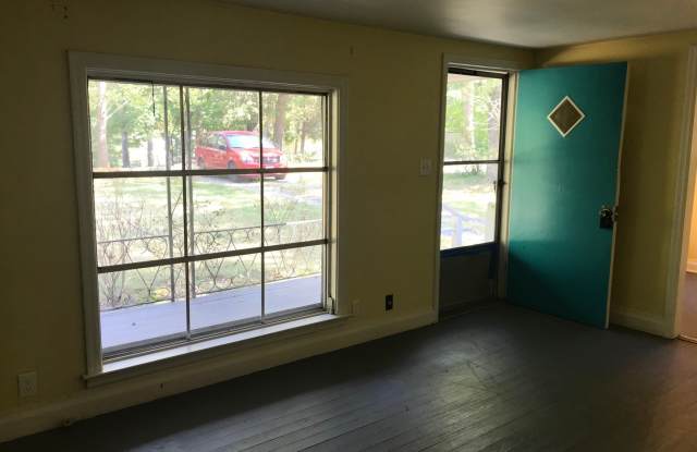 3 Bedroom Home For Rent Near Wilma Rudolph Blvd. Gallery 4