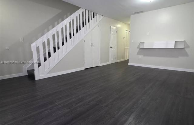 111 SW 113th Ave photos photos