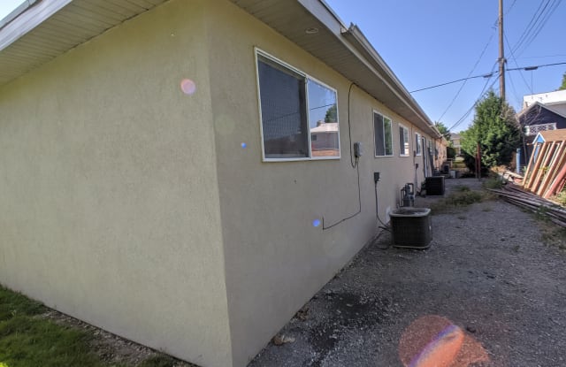 995 E Center St - 995 East Center Street, Provo, UT 84606